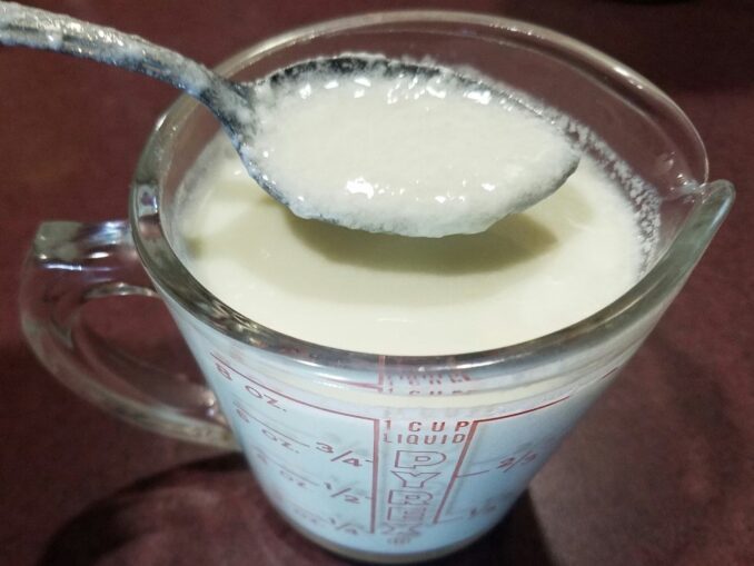 how-to-make-sour-milk-buttermilk-substitute-shawn-sul-cibo-marjolein